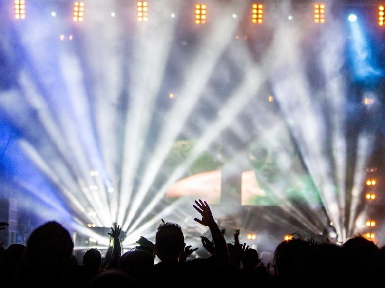 Surfshark电脑版任务栏快捷操作菜单功能详解