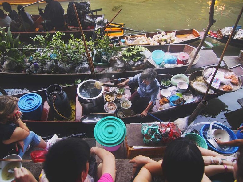 Surfshark官网联系我们页面多渠道支持对比